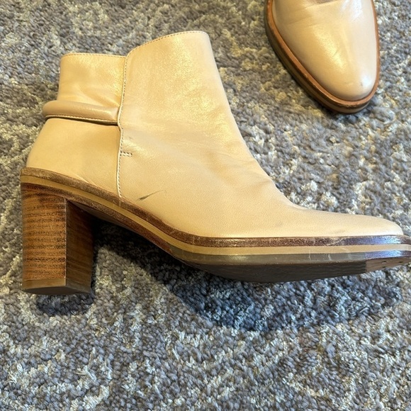 Avellino Paris buttery yellow short heeled boots in 37 nwot - Picture 2 of 14